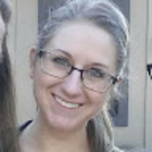 Meet your Posher, Larissa